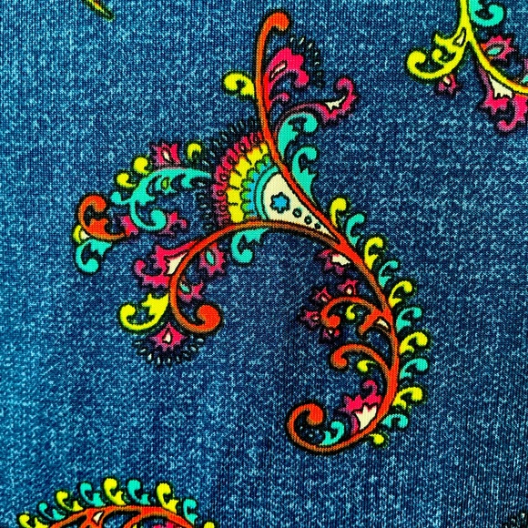 C’est La Vie blue top - Picture 3 of 3